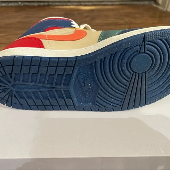 Women's Air Jordan 1 Mid SE in French Blue/Magic Ember - Picture 8 of 13